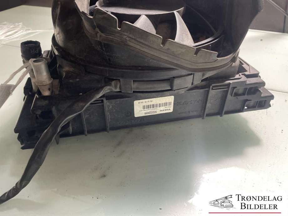 Radiatorpakke til Volvo V60 / V60 CC 2018-->> (Type II)  (32222696|32382137|)