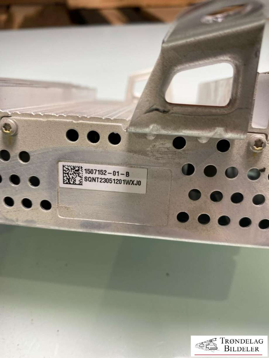 Bilstereo forsterker til Tesla Model Y 2021-2024 (Type I)  (150715201B|)
