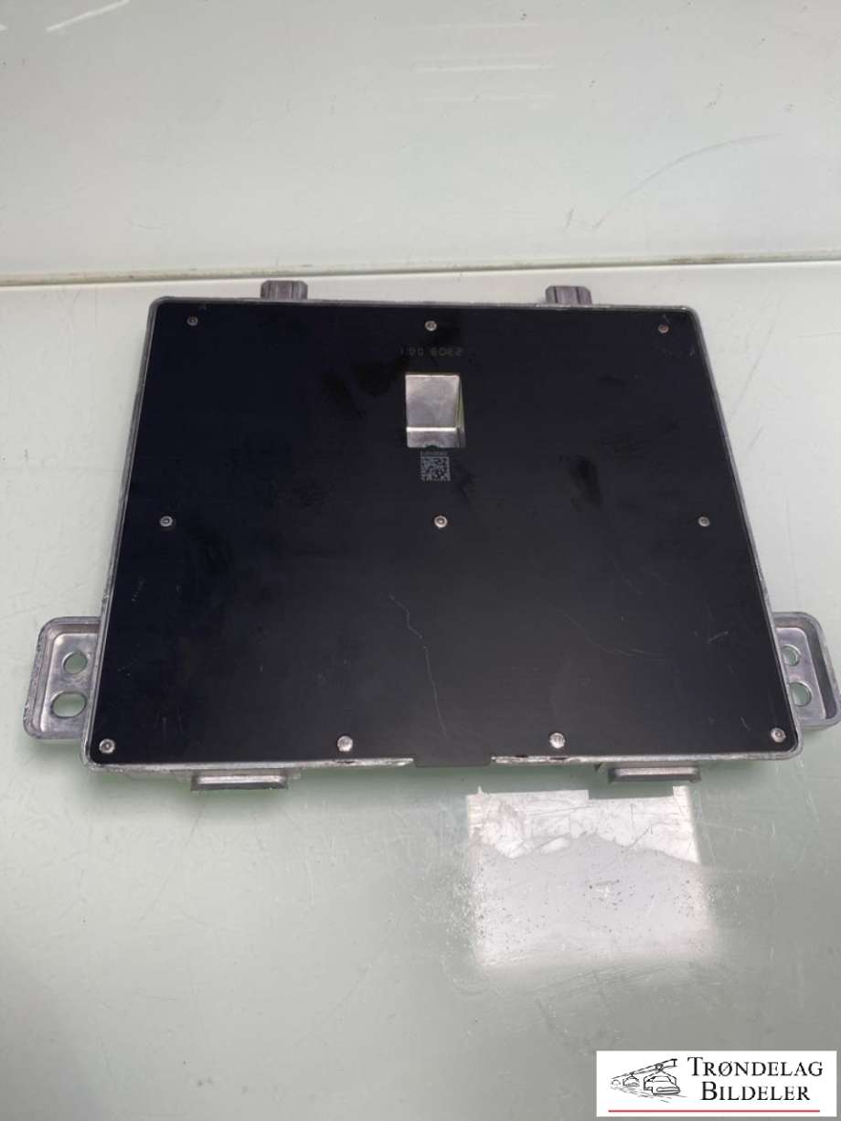 Dashbord trådløs mobillader til Tesla Model Y 2021-2024 (Type I)  (1755100-00-D|)