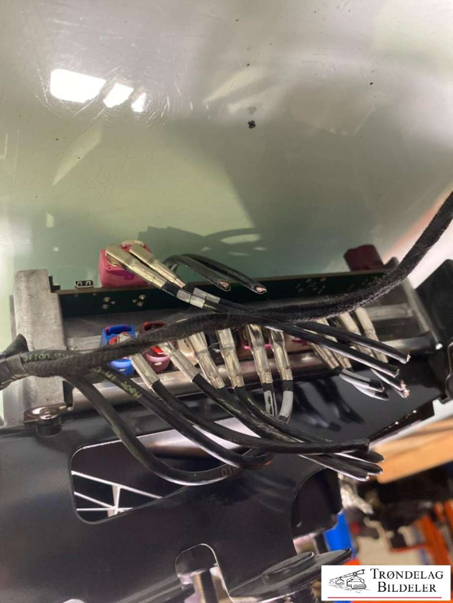 Styreenhet autopilot til Tesla Model Y 2021-2024 (Type I)  (1684435-00-J|)