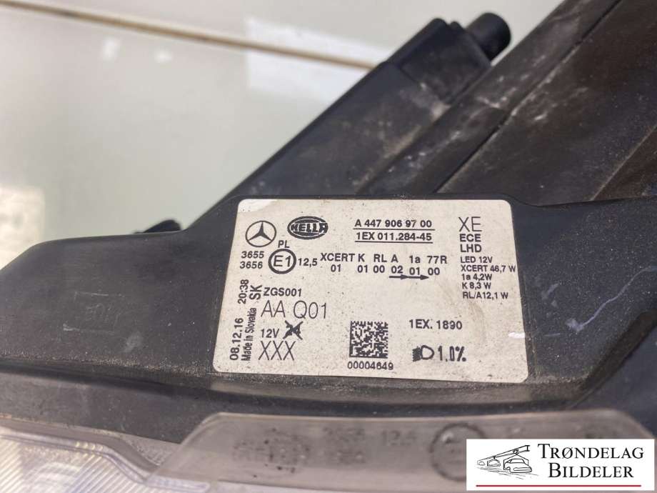 Frontlykt venstre full-LED til Mercedes Vito 2014-->> (W447) (W447) (A 447 906 77 00|)