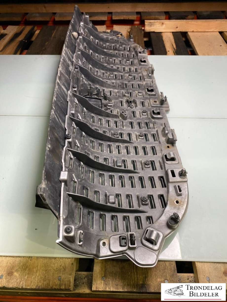 Grill midt til Jaguar I-PACE 2018-->> (T4K13822|M9D38A100DA| T4A18488| J9D38B189AA)|)