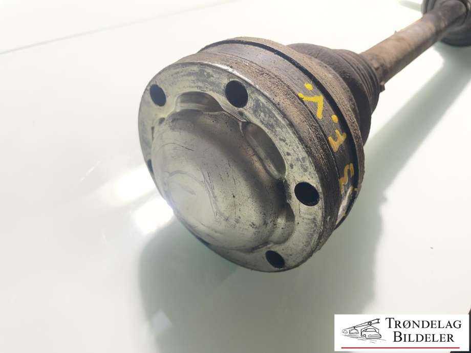 Drivaksel venstre foran, diesel/automat til Mercedes Vito/Viano 2004-2010 (Fase 1) (W639) (W639) (A 639 330 03 01|A 639 330 07 01|)