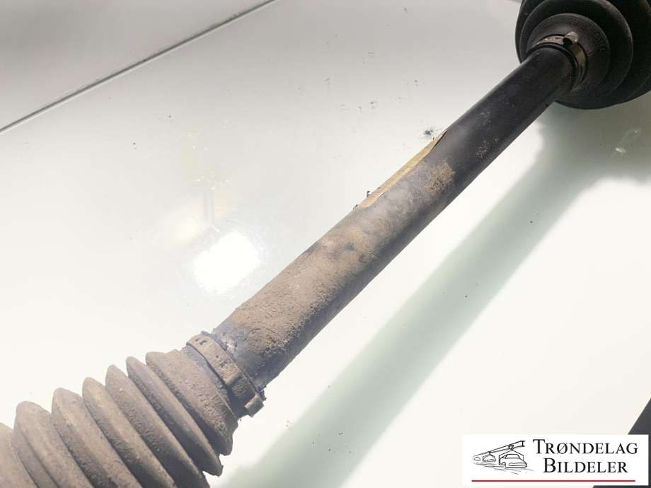 Drivaksel venstre foran, diesel/automat til Mercedes Vito/Viano 2004-2010 (Fase 1) (W639) (W639) (A 639 330 03 01|A 639 330 07 01|)