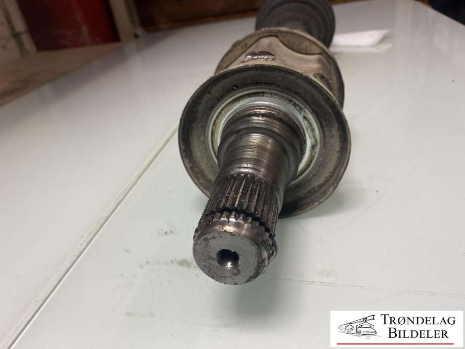 Drivaksel venstre foran, diesel/manuell til Toyota Hilux 2012-2016  (434300K051|)
