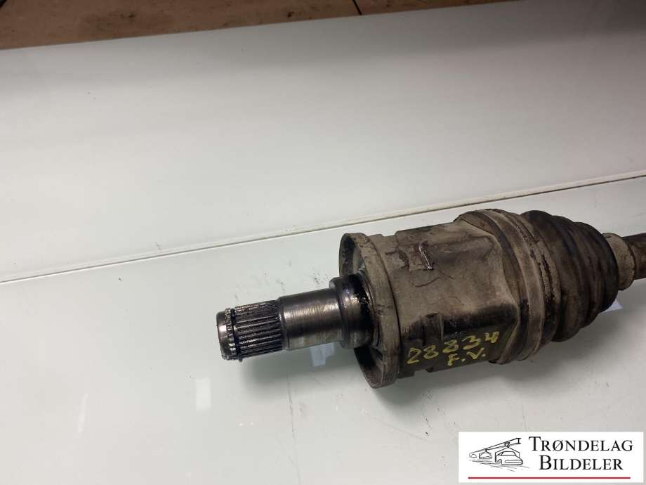 Drivaksel venstre foran, diesel/manuell til Toyota Hilux 2012-2016  (434300K051|)