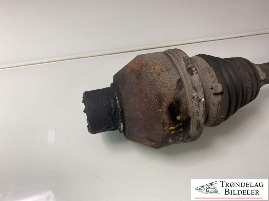 Drivaksel høyre foran, diesel/manuell til VW Transporter / Caravelle 2009-2015 (Fase 2) (T5) (T5) (7E0 407 272 AK|)