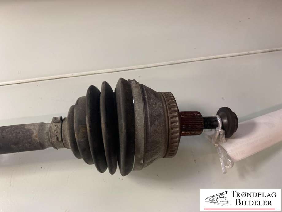 Drivaksel venstre foran, diesel/manuell til Audi A4 2004-2008 (Type III) (B7) (B7) (8E0 407 271 AT|)