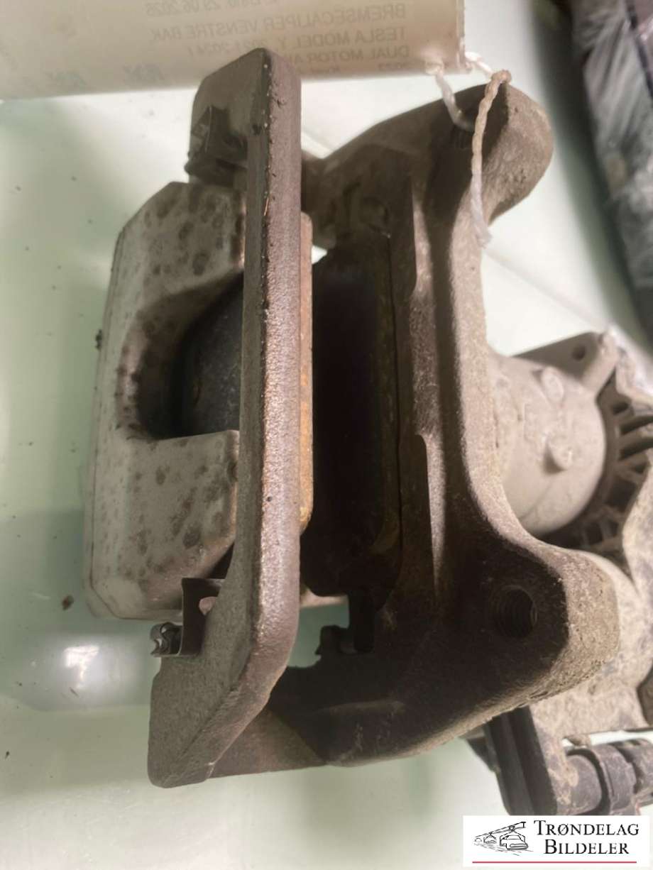 Bremsecaliper venstre bak, elektrisk til Tesla Model Y 2021-2024 (Type I)  (1044623-00-J|1044625-00-B|335X20MM)