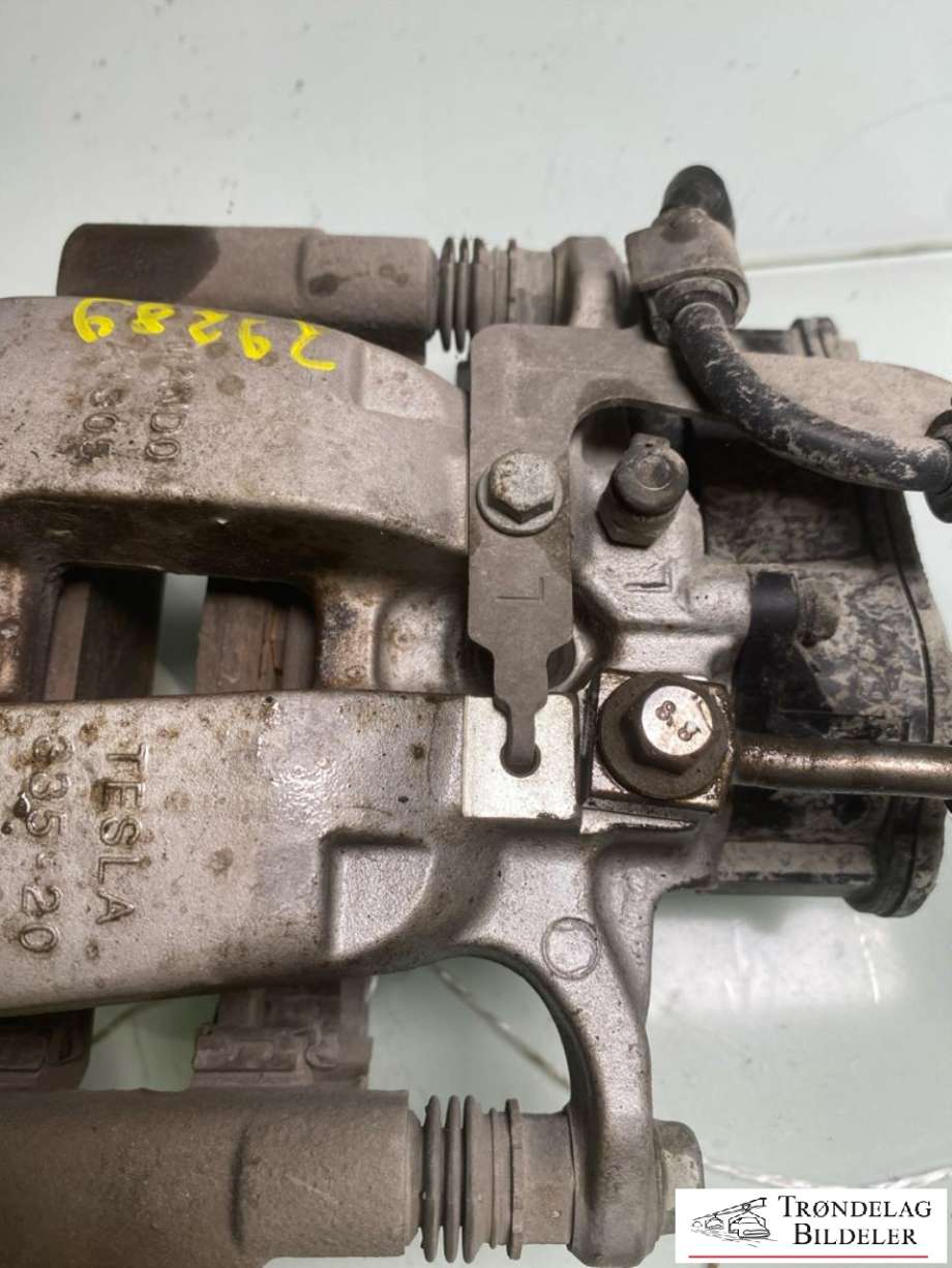 Bremsecaliper venstre bak, elektrisk til Tesla Model Y 2021-2024 (Type I)  (1044623-00-J|1044625-00-B|335X20MM)