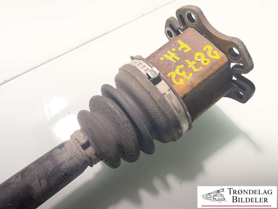 Drivaksel høyre foran, diesel/manuell til Audi A4 2004-2008 (Type III) (B7) (B7) (8E0 407 272 AT|)