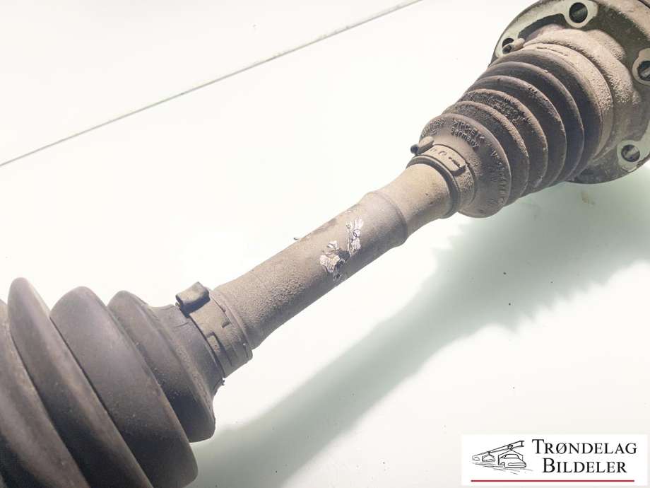 Drivaksel høyre foran, diesel/manuell til VW Amarok 2010-2016 (Type I, Fase 1)  (2H0 407 271 D|)