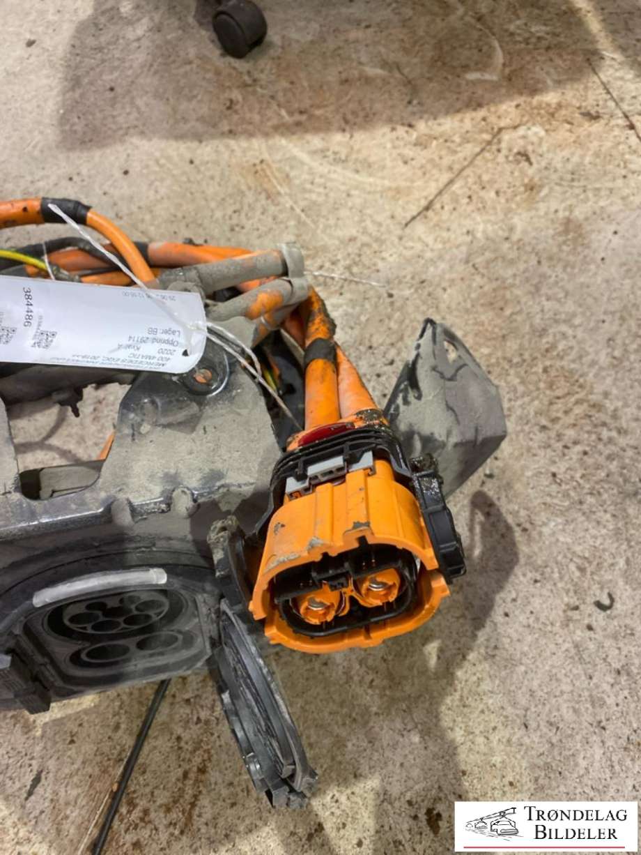 Batterilader inntak/luke til Mercedes EQC 2019-->>  (A0005455510|)
