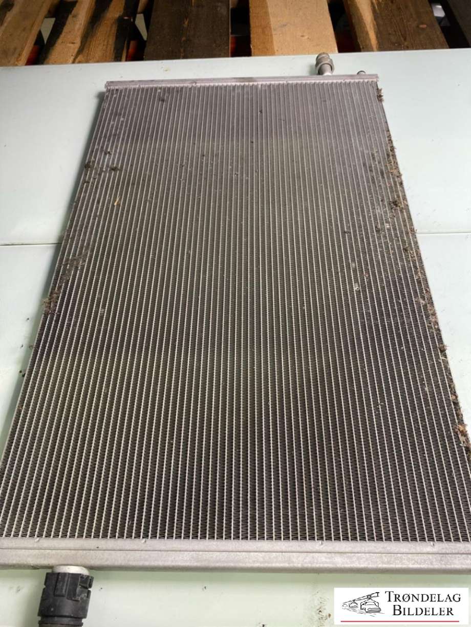 Radiator (automat gir) til Jaguar I-PACE 2018-->>  (T4K9610|J9D38D100AA|606327)