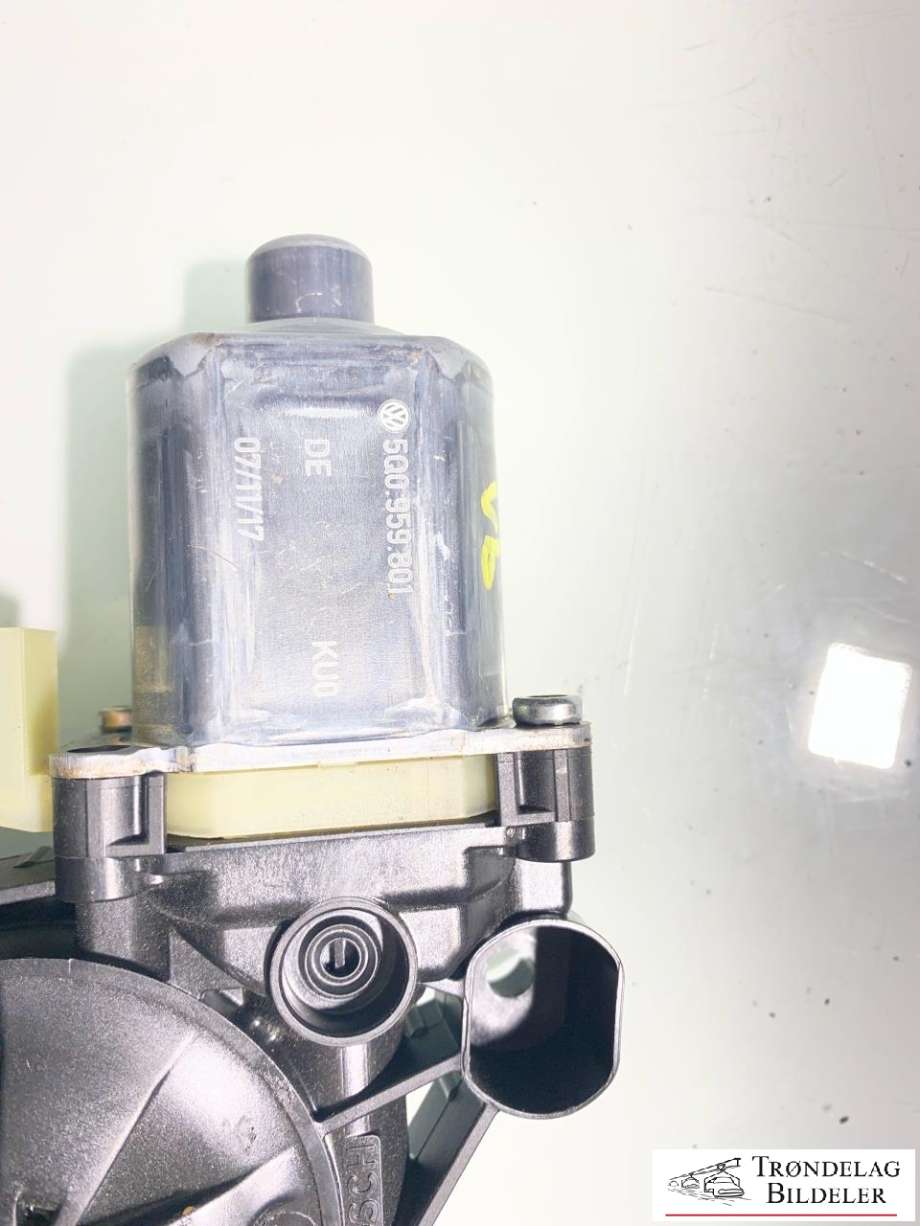 Ruteheis, kun motor, venstre bak til Audi A3 2016-2020 (Type III, Fase 2)  (5Q0 959 801|)