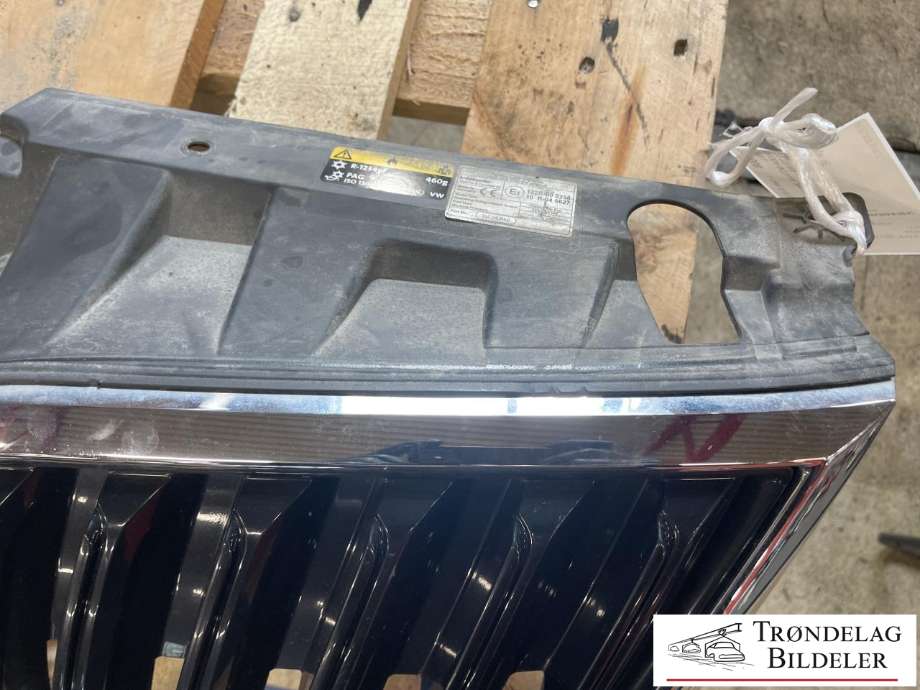 Grill til Škoda Octavia 2017-2020 (Type III, Fase 2) (5E0 853 653 C 041|5E0 853 761 C 2ZZ|)