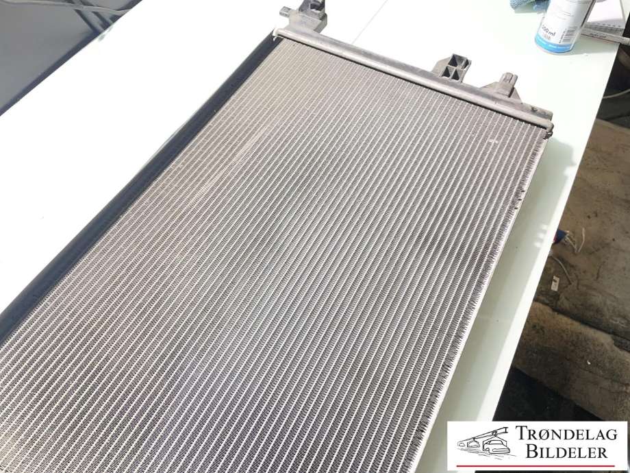 Radiator (automat gir) til Škoda Octavia 2017-2020 (Type III, Fase 2)  (5Q0 121 251 GB|5Q0 121 251 HS|)