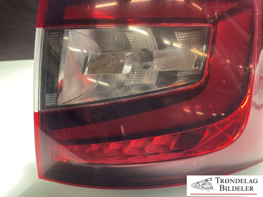 Baklykt høyre til Škoda Octavia 2017-2020 (Type III, Fase 2) (5E9945712|5E9945232|)