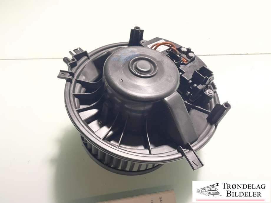 Varmeapparat motor til Škoda Octavia 2017-2020 (Type III, Fase 2)  (5Q1819021|5Q1819021A|5Q1819021B|5Q1819021C|5Q1819021E|5Q1819021F|5Q1819021G|5Q1819021H|5Q1819021J|0130115576|5WA907521|5Q0907521C|5Q0907521A|5Q0907521E|F01150105)