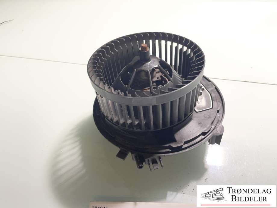 Varmeapparat motor til Škoda Octavia 2017-2020 (Type III, Fase 2)  (5Q1819021|5Q1819021A|5Q1819021B|5Q1819021C|5Q1819021E|5Q1819021F|5Q1819021G|5Q1819021H|5Q1819021J|0130115576|5WA907521|5Q0907521C|5Q0907521A|5Q0907521E|F01150105)