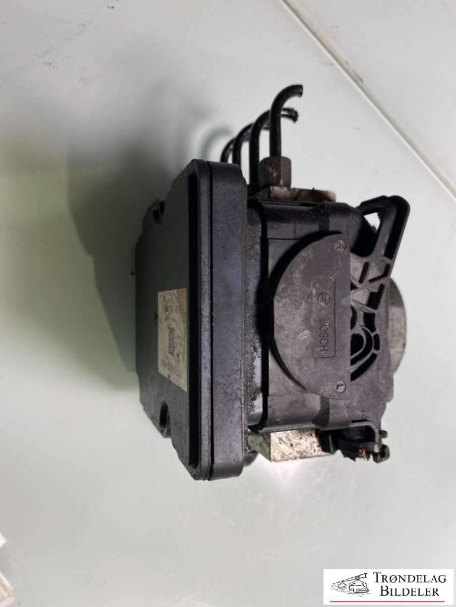 ABS sentral til Tesla Model S, 2013-2016 (Fase 1)  (1037797-00-C)