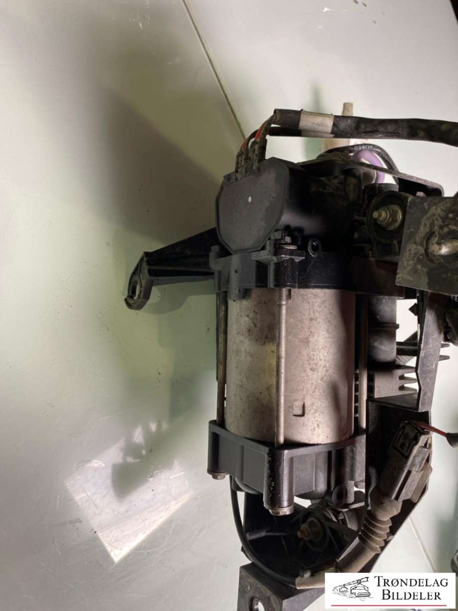 Kompressor nivå/luft til Tesla Model S 2013-2016 (Fase 1)  (6006403-00-A|6006406-00-A = VENTILBLOKK|)