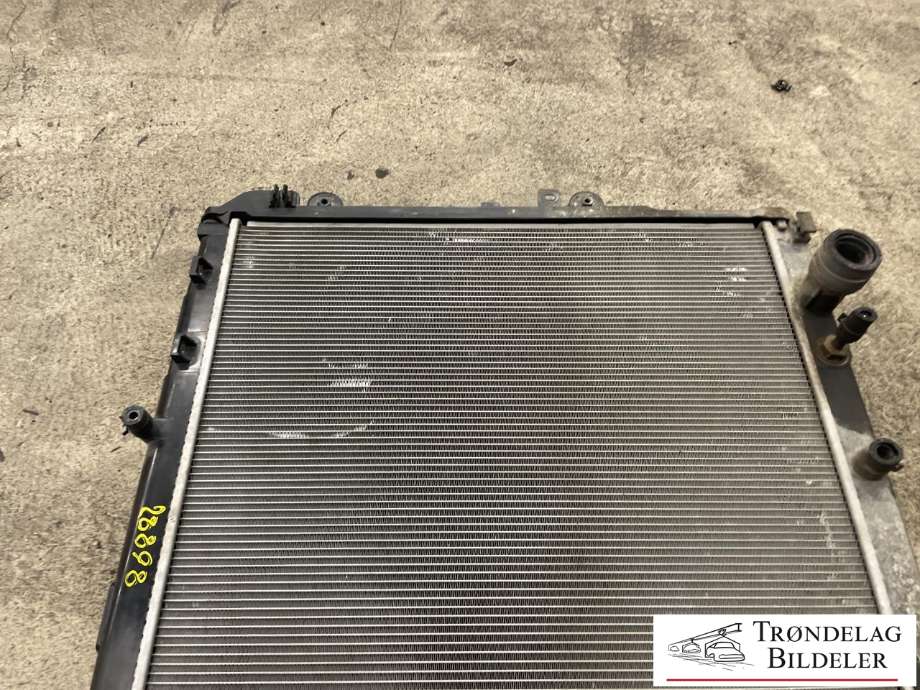 Radiator (automat gir) til Toyota Hilux 2016-2020  (164000L390|)