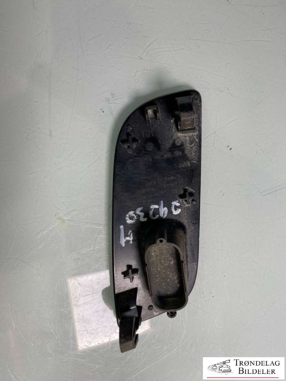 Refleksplate til VW ID.4 2020-->>  (11E 945 702|)