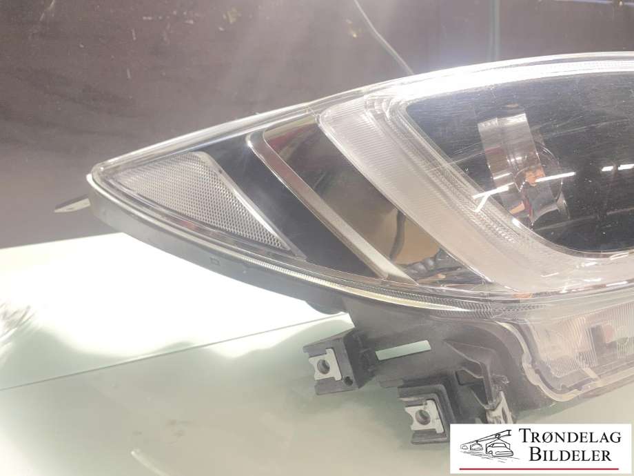 Frontlykt høyre full-LED til Subaru Outback 2015-2020 (Type V) (84002AL020|)