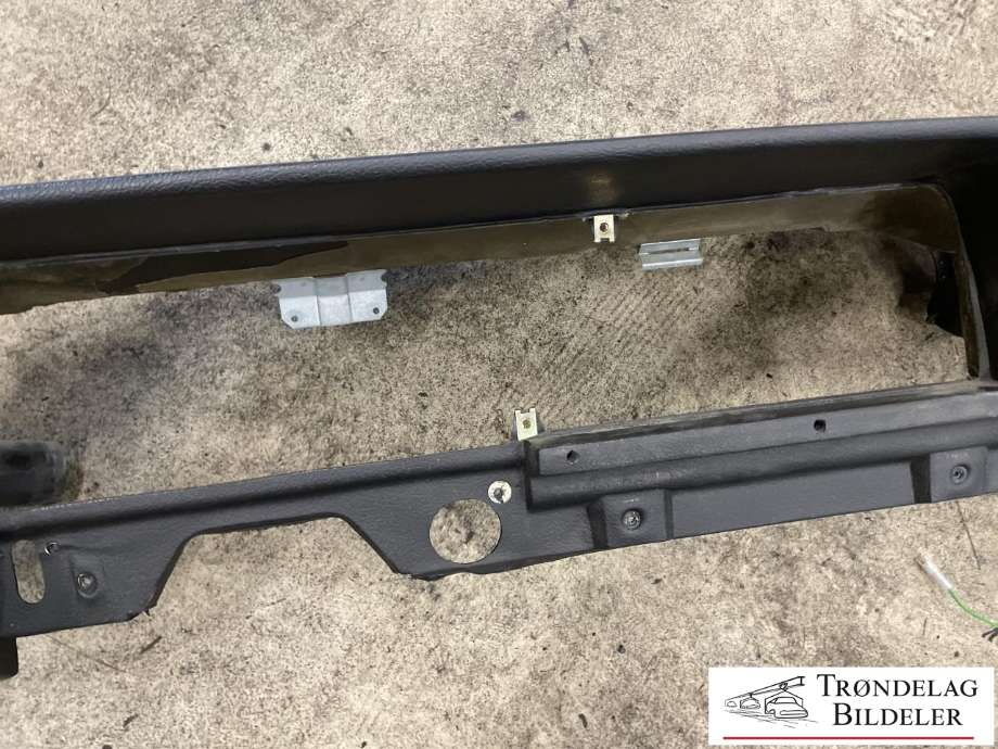 Dashbord til Volvo 240 1988-1993