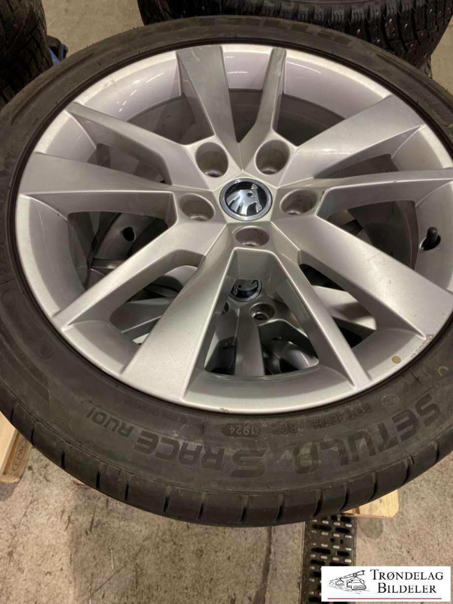 Hjulsett aluminium sommer til Škoda Octavia, 2017-2020 (Type III, Fase 2) (ROTALLA SETULA SRACE RUOI|KANTKJØRT 225/45-17 94Y| 7J17/ET49/CB57|1MM)
