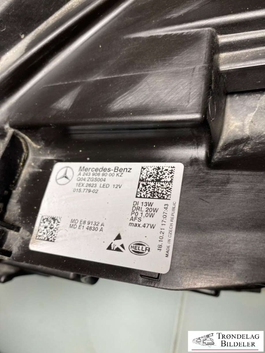 Frontlykt høyre full-LED til Mercedes EQA 2021-->>  (A 243 906 08 00|)