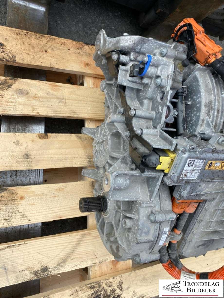 Motor elbil foran til Mercedes EQA 2021-->>  (A 243 340 89 02|)