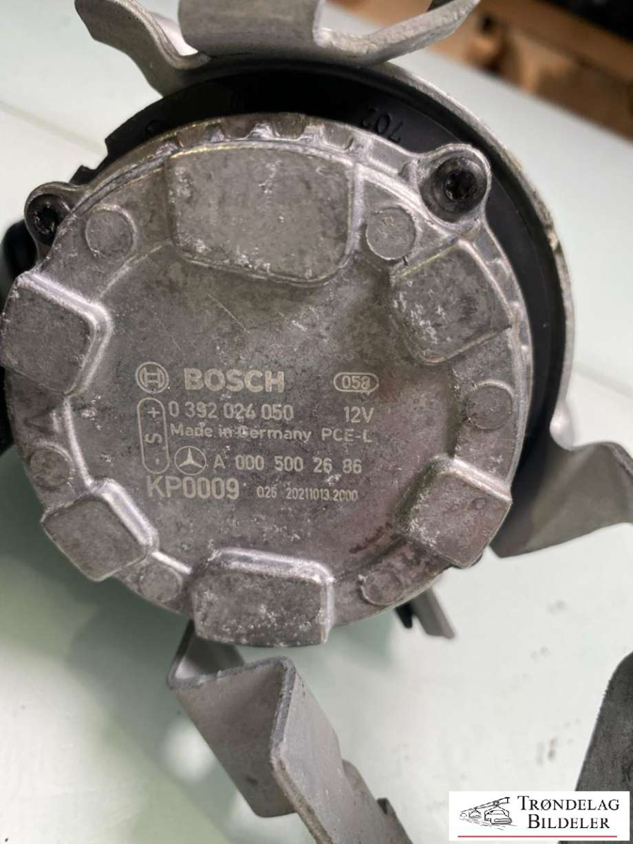 Vannpumpe elektrisk til Mercedes EQA 2021-->>  (A0005002686|A 000 500 13 86|A 000 500 26 86 80)