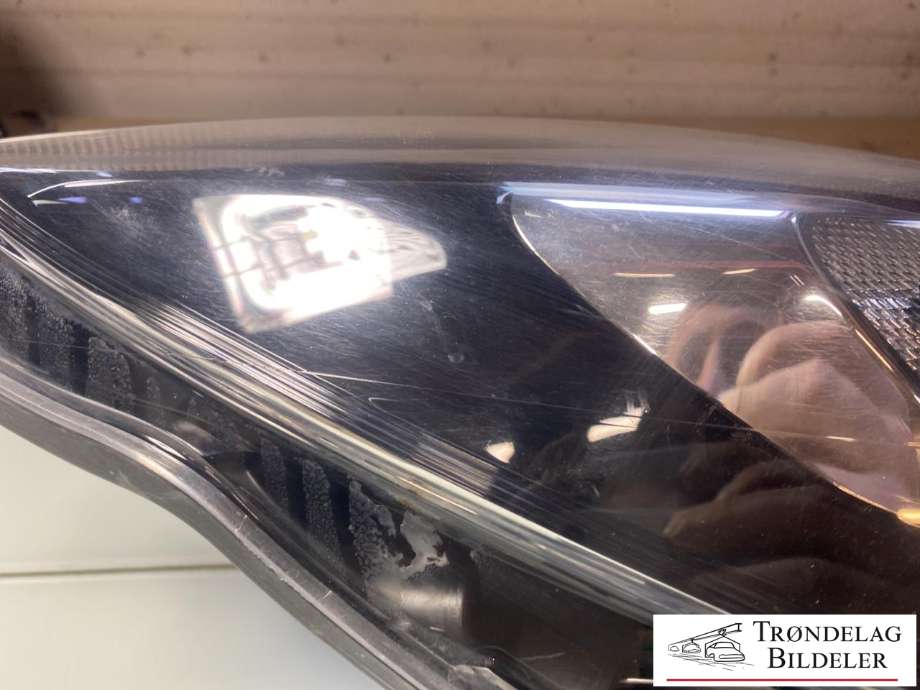Frontlykt høyre xenon til Opel Insignia A 2014-2017  (13426664|1ZT011166-02|)