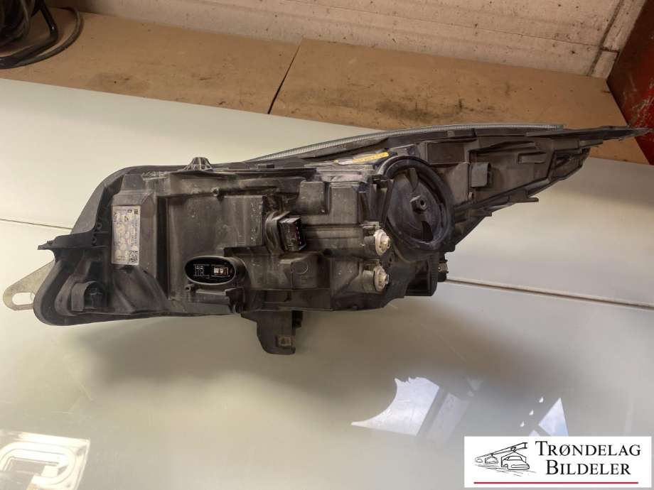 Frontlykt høyre xenon til Opel Insignia A 2014-2017  (13426664|1ZT011166-02|)