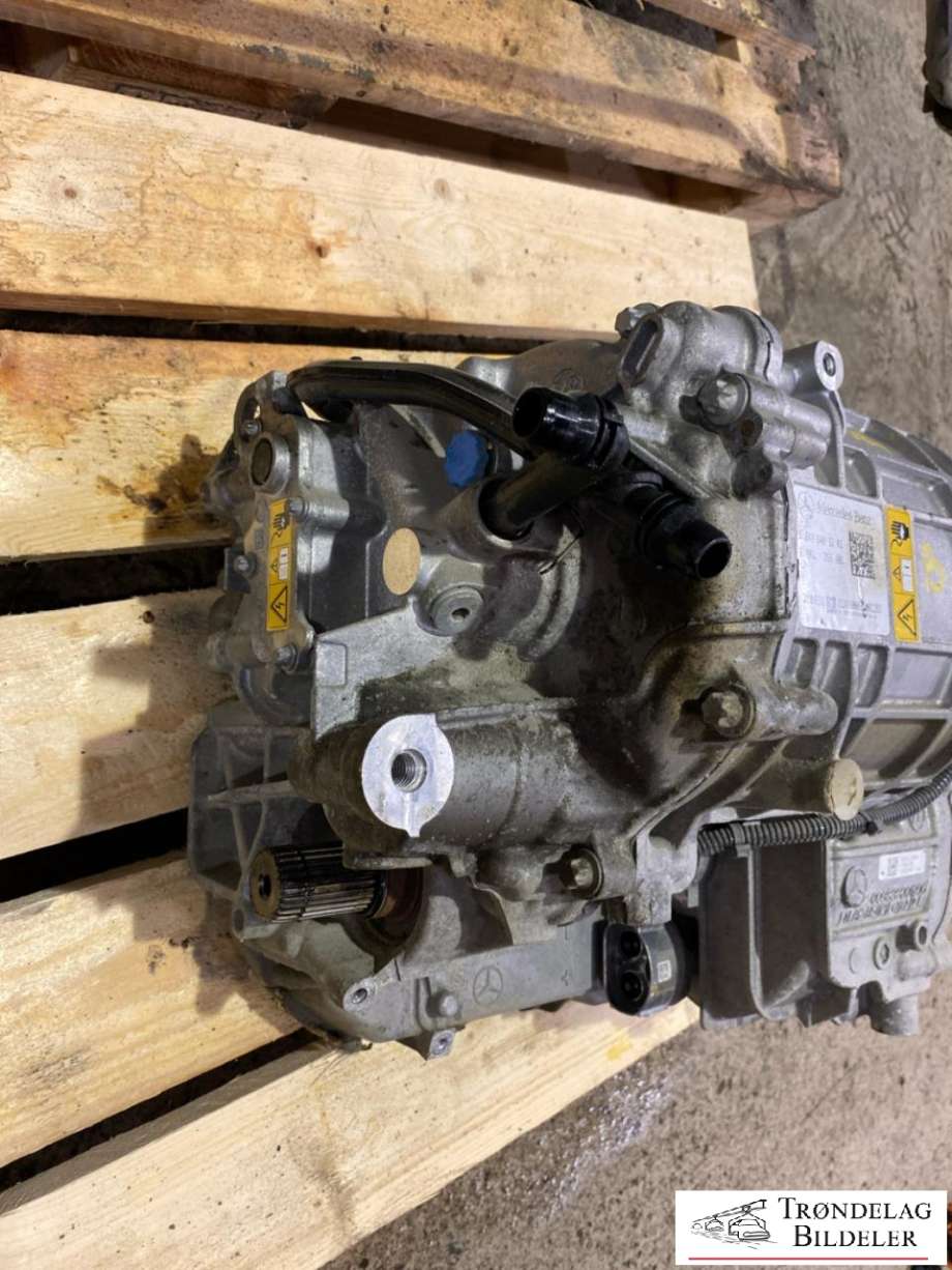 Motor elbil bak til Mercedes EQA 2021-->>  (A 243 340 88 02|A 243 340 88 02 80|)