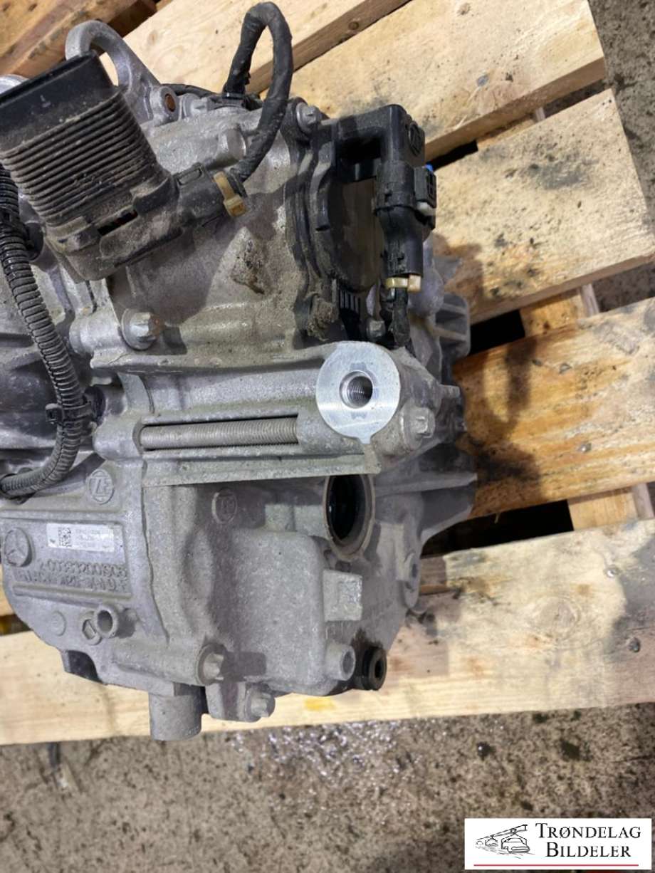 Motor elbil bak til Mercedes EQA 2021-->>  (A 243 340 88 02|A 243 340 88 02 80|)