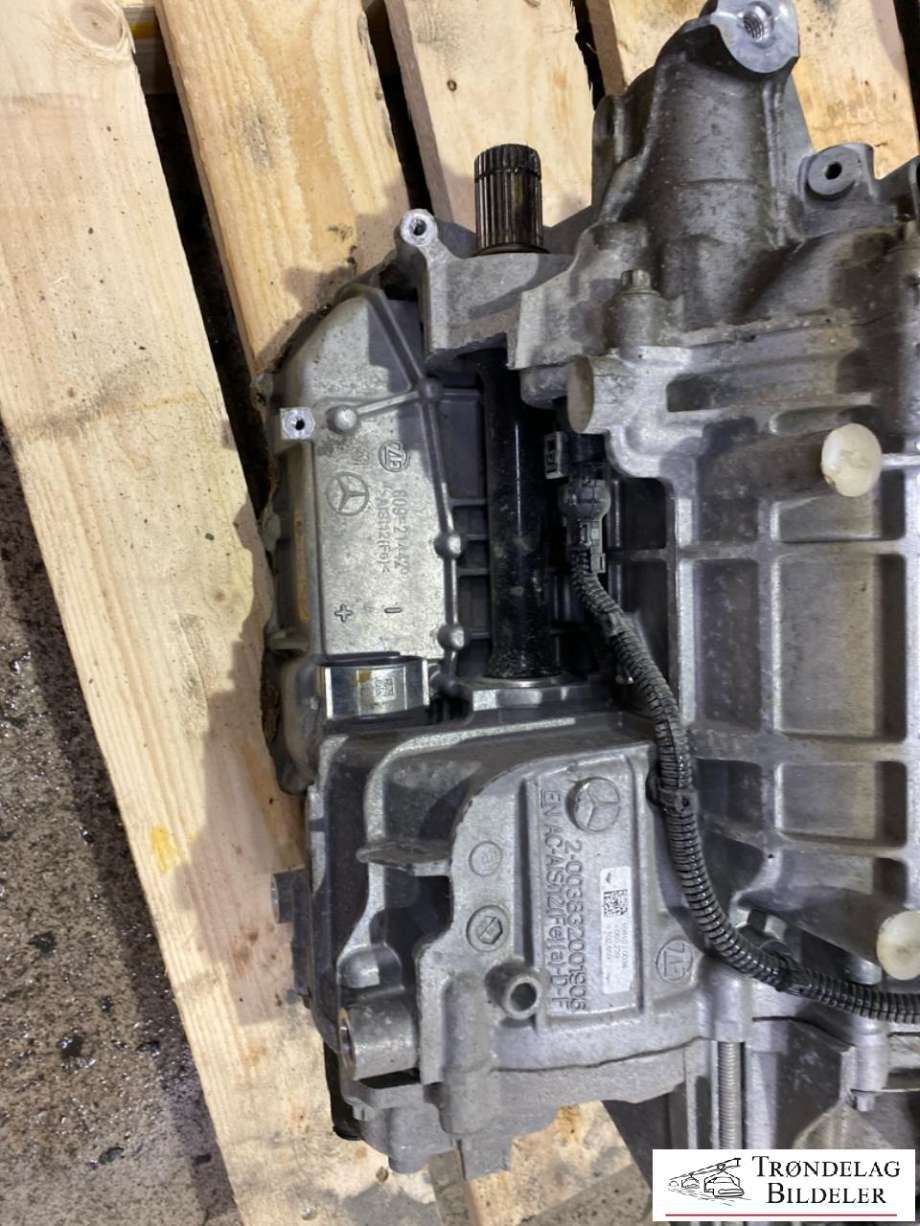 Motor elbil bak til Mercedes EQA 2021-->>  (A 243 340 88 02|A 243 340 88 02 80|)