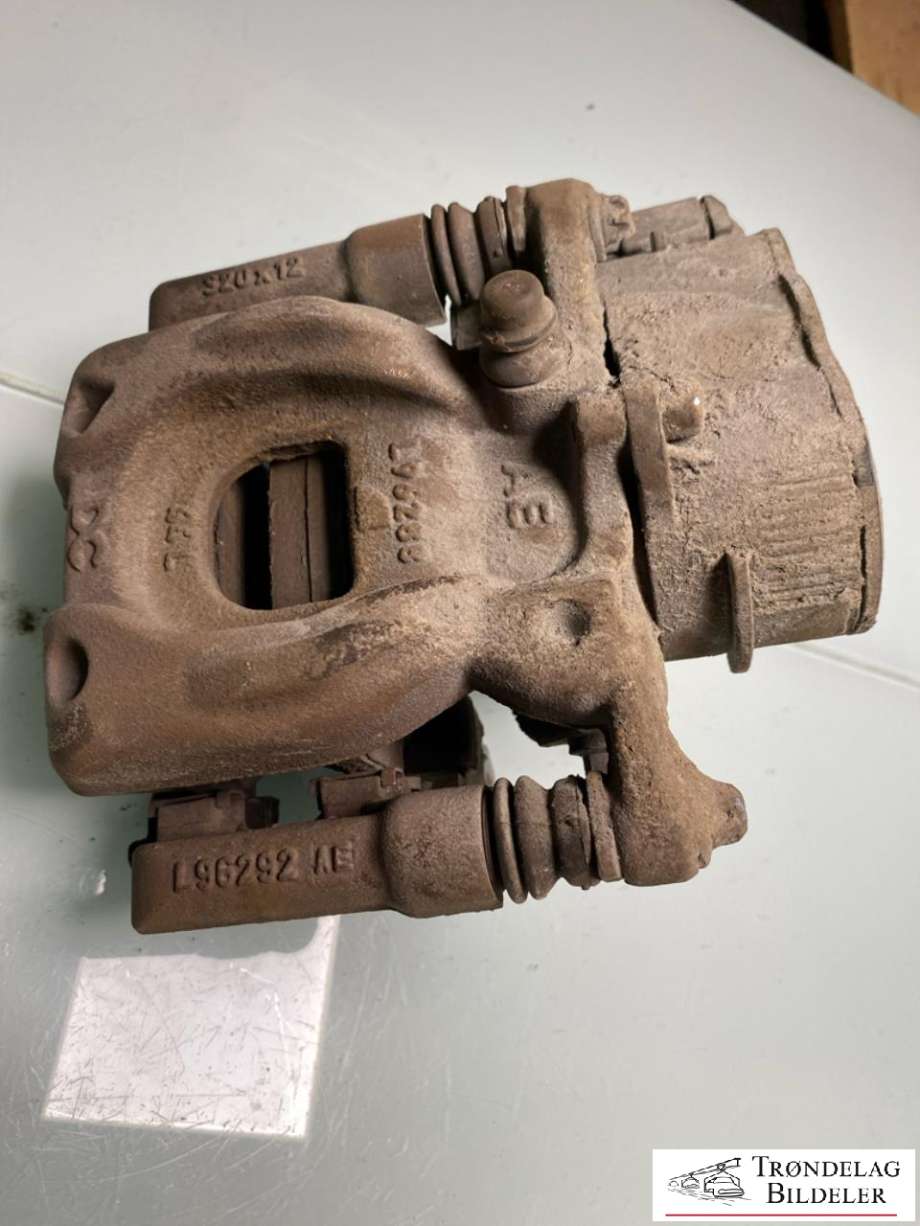Bremsecaliper venstre bak, elektrisk til Mercedes EQA 2021-->> (A 247 423 39 00|A 000 150 03 00|A 247 423 38 00)