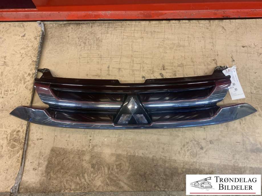 Grill til Mitsubishi Outlander, 2015-->> (Type III, Fase 2)  (7450A638)