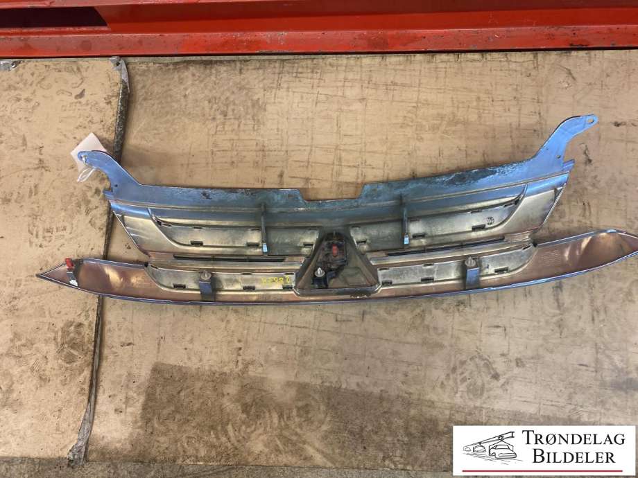 Grill til Mitsubishi Outlander 2015-->> (Type III, Fase 2)  (7450A638|)