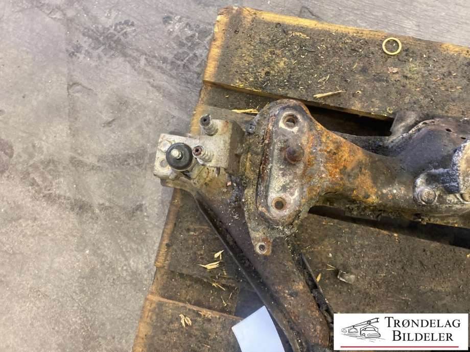 Travers foran hoved til Volvo 240 1988-1993  