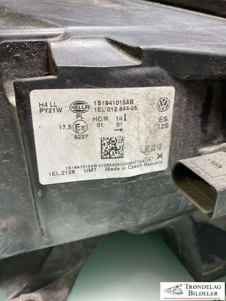Frontlykt venstre halogen til VW Up 2012-2019  (1S1 941 015 AB|)
