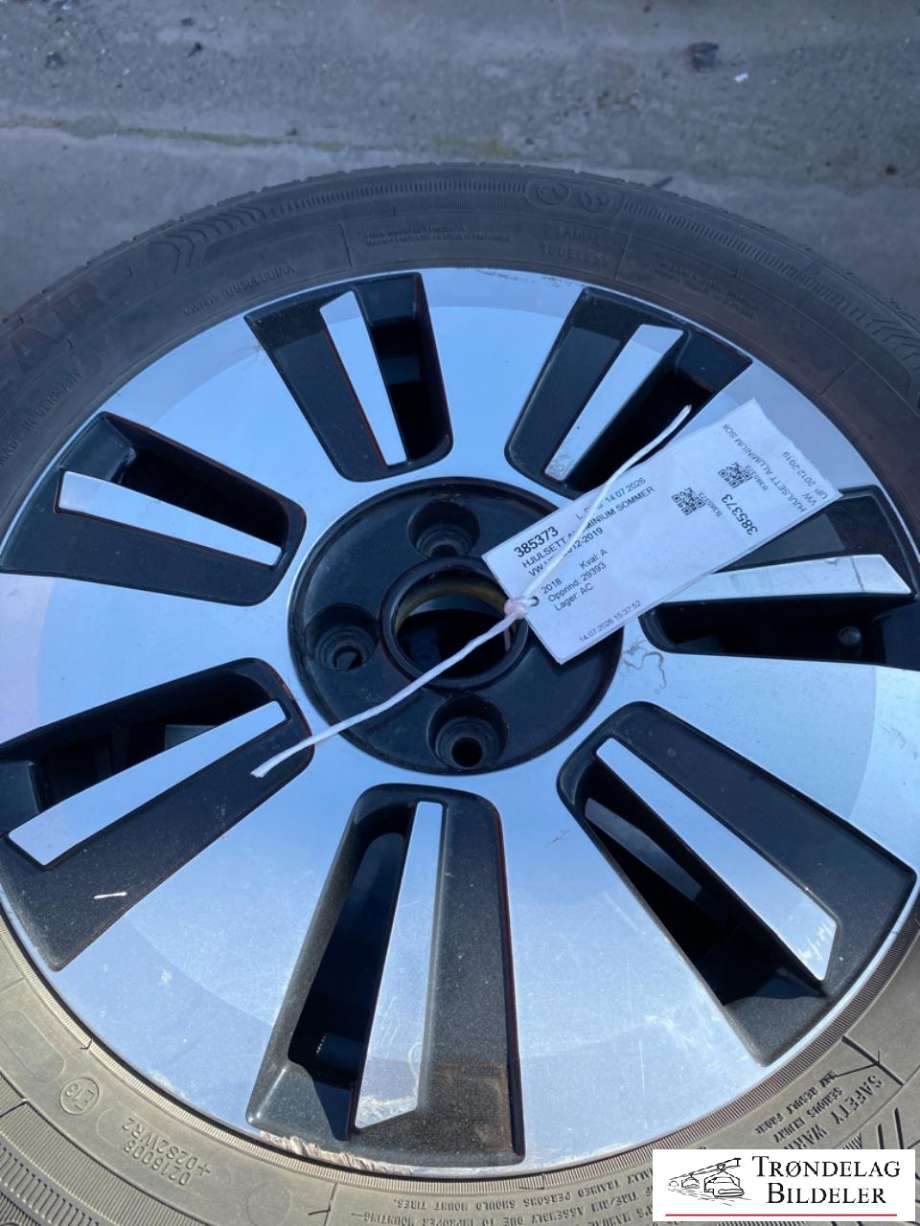 Hjulsett aluminium sommer til VW Up 2012-2019  (185/60-15 84H 5J15 4X100/ET35/CB57|1MM|MØNSTERDYBDE 5MM|PROD 13/2023)