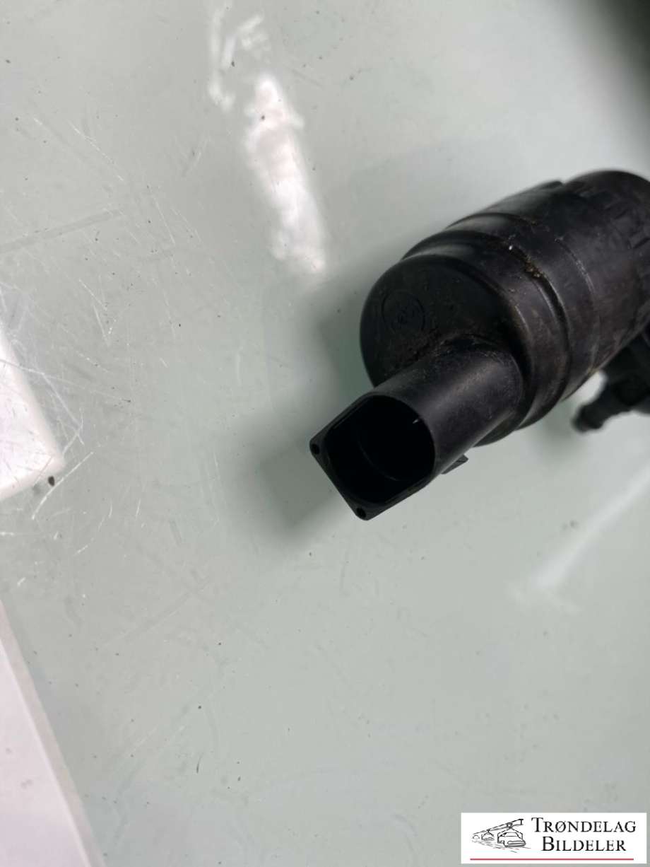 Spylerpumpe til VW Up 2012-2019 (1K6955651|1T0955651A|1K6 955 651|1J6 955 651|67 12 8 377 987|8 377 987|A204 866 02 21|204 866 02 21|1T0 955 651 A|0000038V001000000|5K0 955 651)