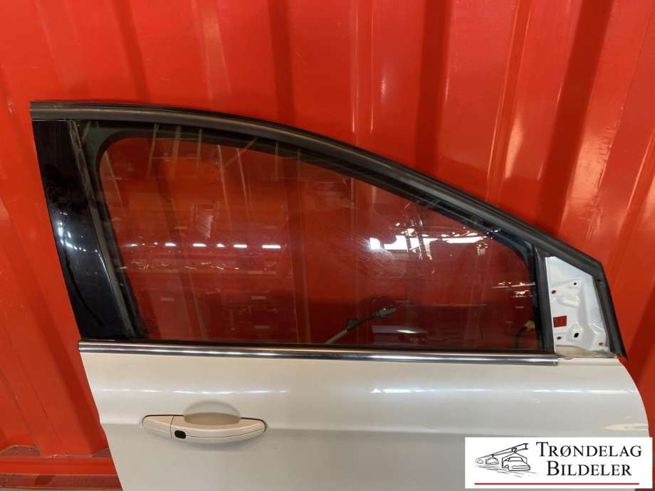 Dør høyre foran til Ford Kuga 2013-2019  (2387793|GV41-S20124-AH|)