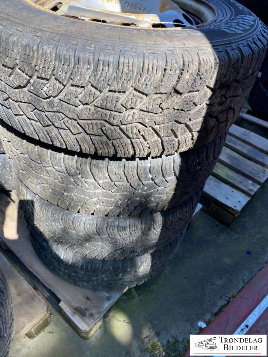 Hjulsett stål vinter til Citroën Jumpy 2016-->> (Type III) (NOKIAN HAKKA CR4|215/65-16 107R|)