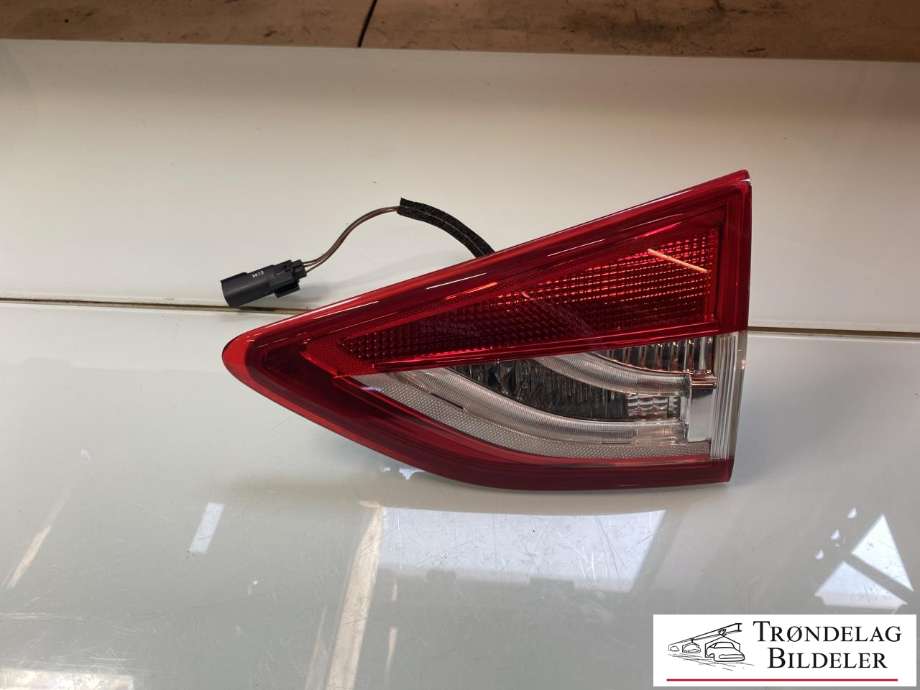 Baklykt høyre indre til Ford Kuga 2013-2019 (1938131|CV4413A602BG|)