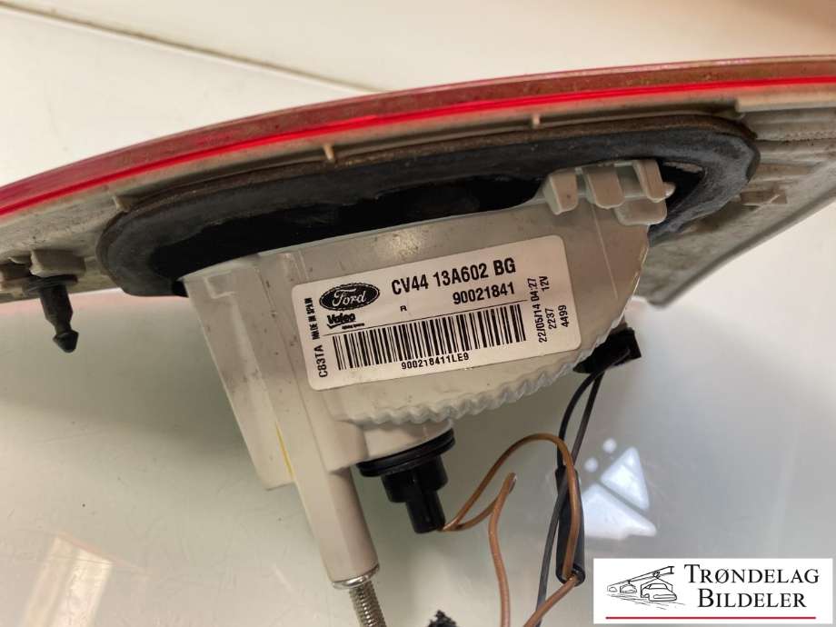 Baklykt høyre indre til Ford Kuga 2013-2019 (1938131|CV4413A602BG|)